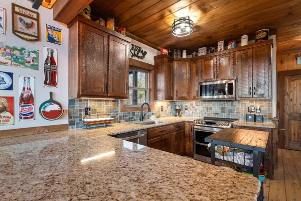 $899,000 | 729 Wilderness Creek Way, Murphy, NC 28906