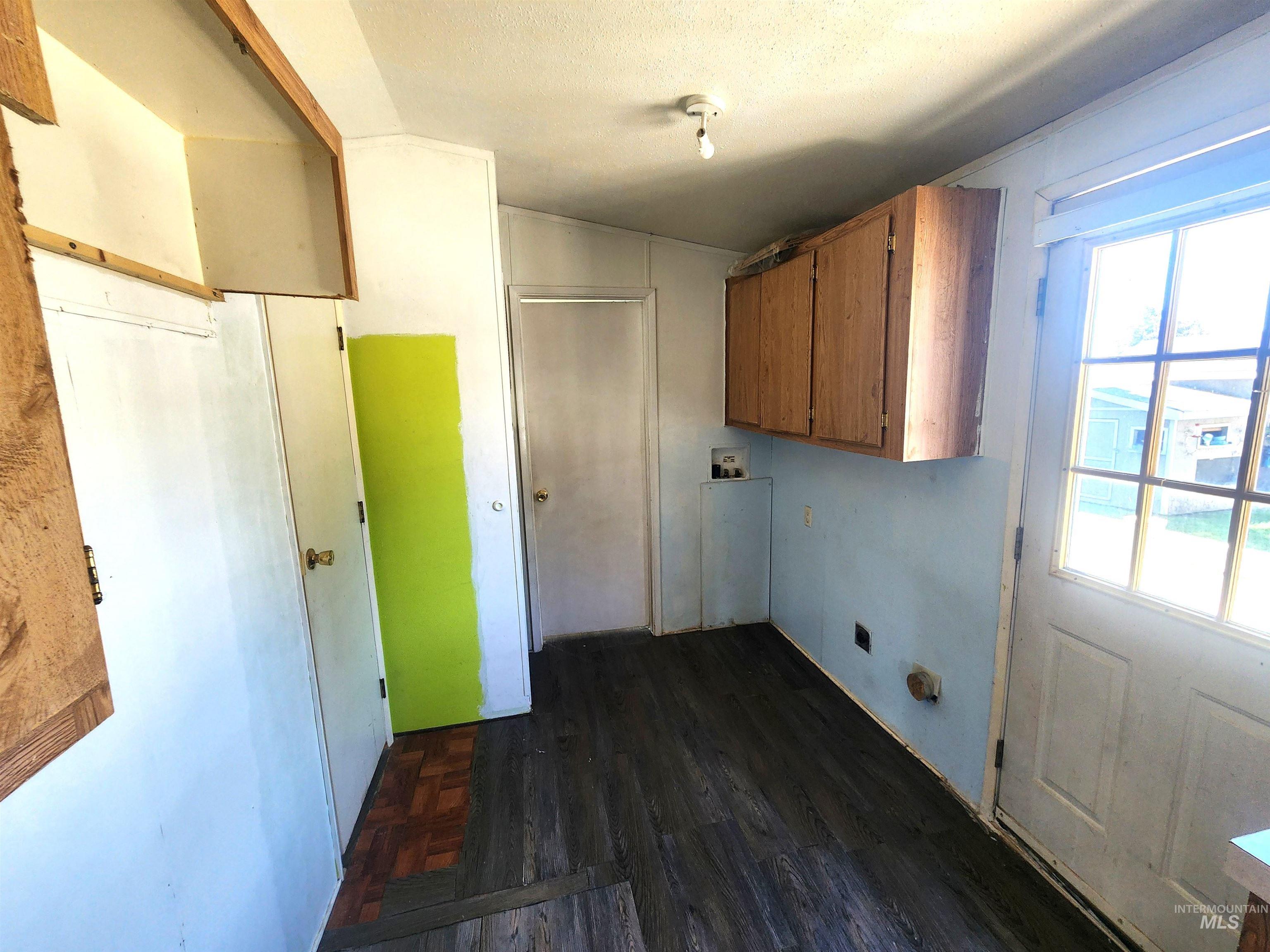 616 North Kings Road Nampa, ID 83687 - Photo 4 of 12 Laundry room