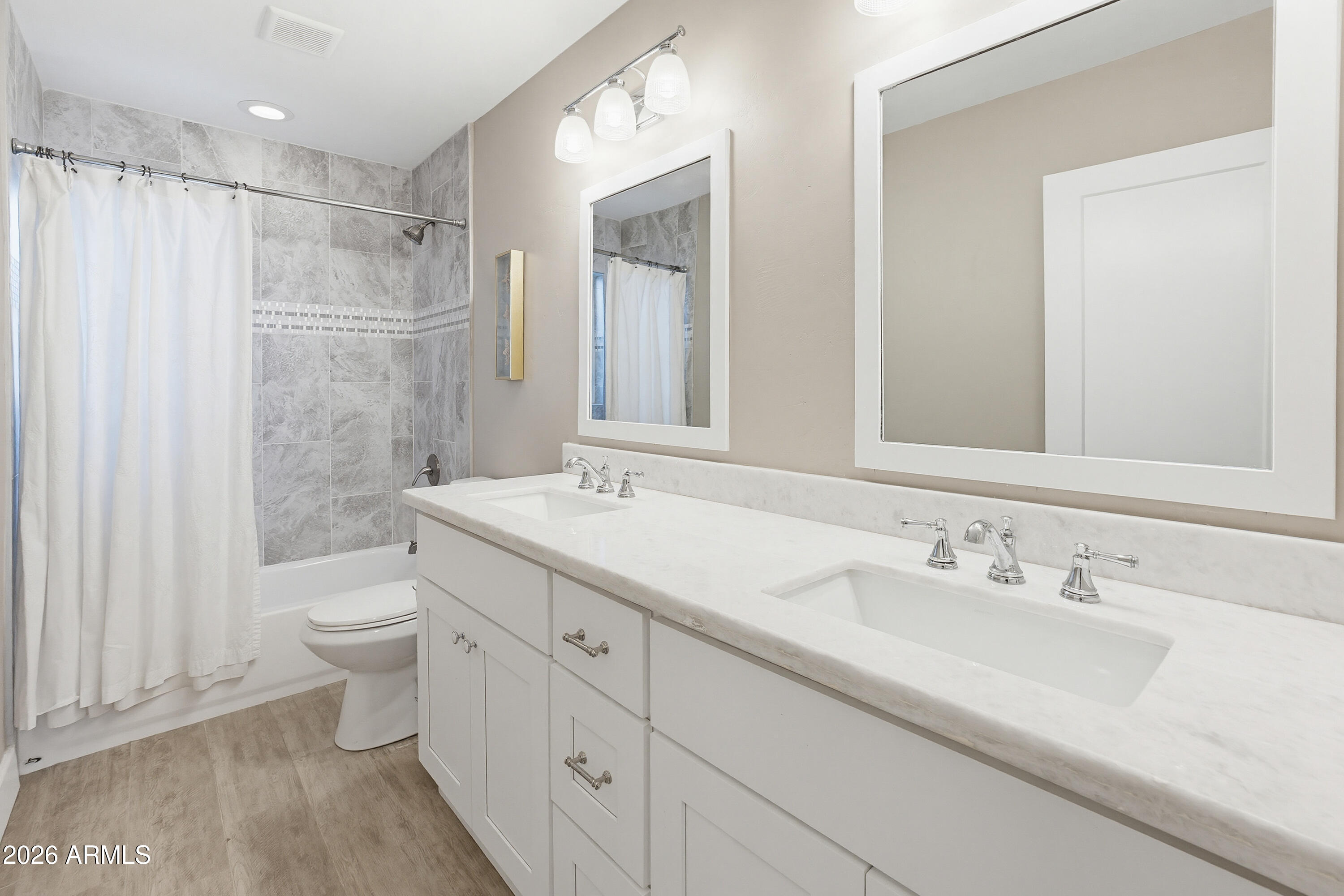 1603 West Rovey Avenue Phoenix, AZ 85015 - Photo 24 of 39 Second Bathroom