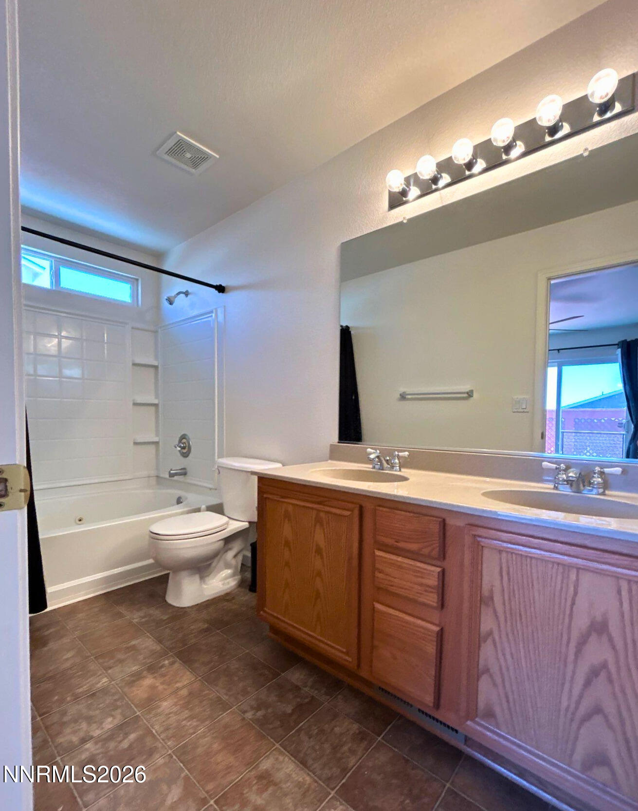 17630 White Tail Court Reno, NV 89508 - Photo 10 of 13 cadcb1cf-1b3f-4549-ad70-ebc849185531