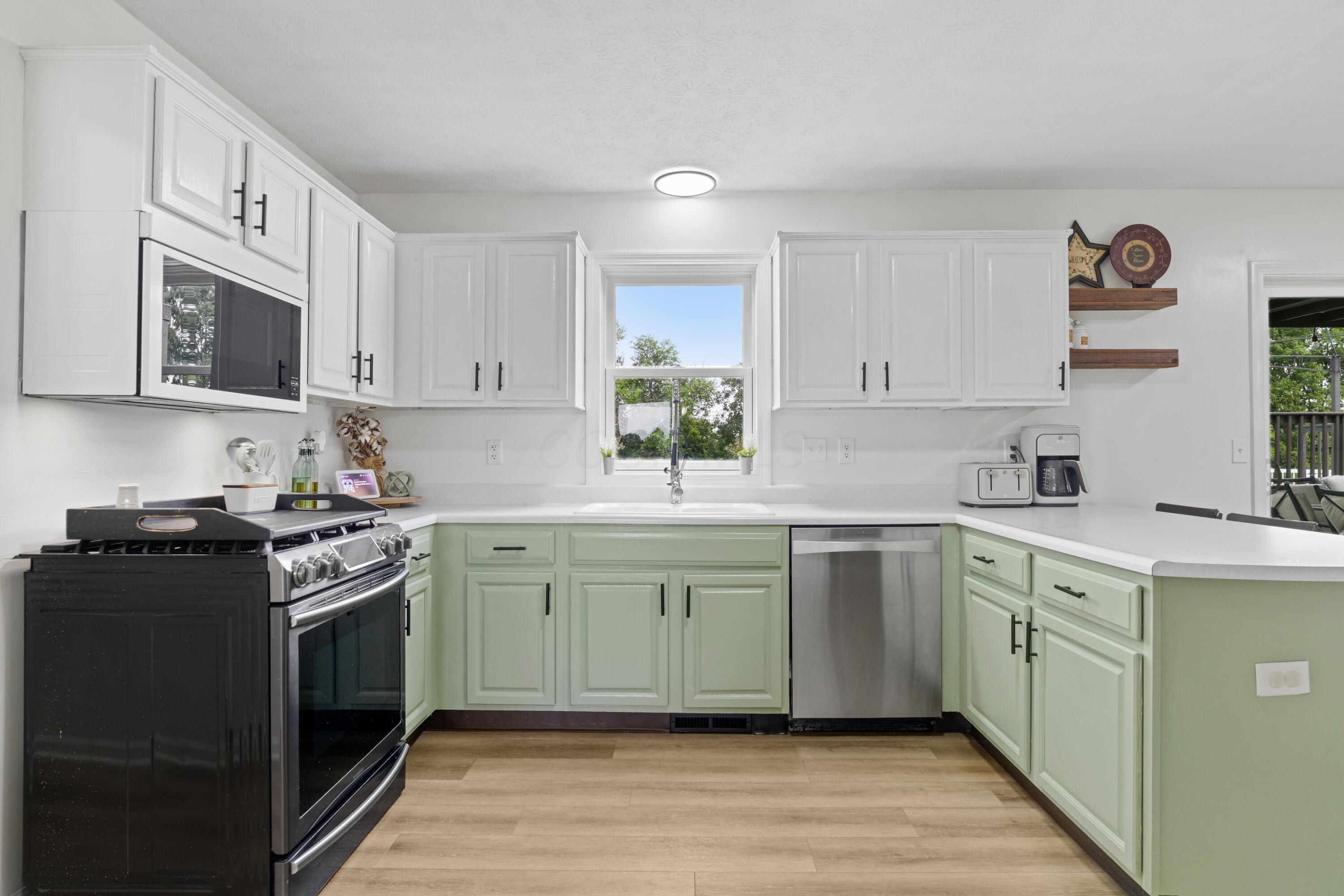 1172 Cambrian Road Cable, OH 43009 - Photo 18 of 80 Kitchen