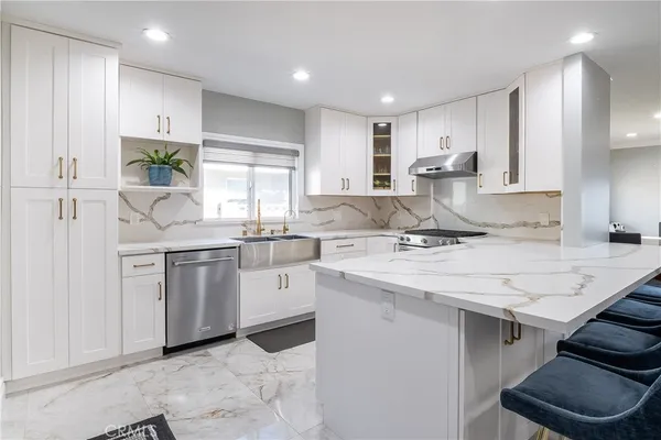 $1,675,000 | 5339 East Greenmeadow Road, Long Beach, CA 90808