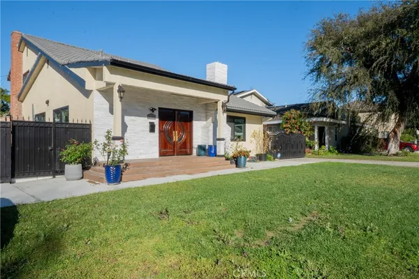 $1,675,000 | 5339 East Greenmeadow Road, Long Beach, CA 90808