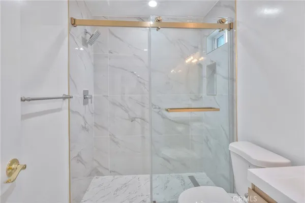 $1,675,000 | 5339 East Greenmeadow Road, Long Beach, CA 90808