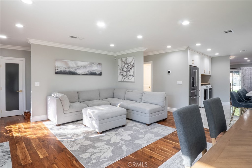 5339 East Greenmeadow Road Long Beach, CA 90808 - Photo 6 of 39