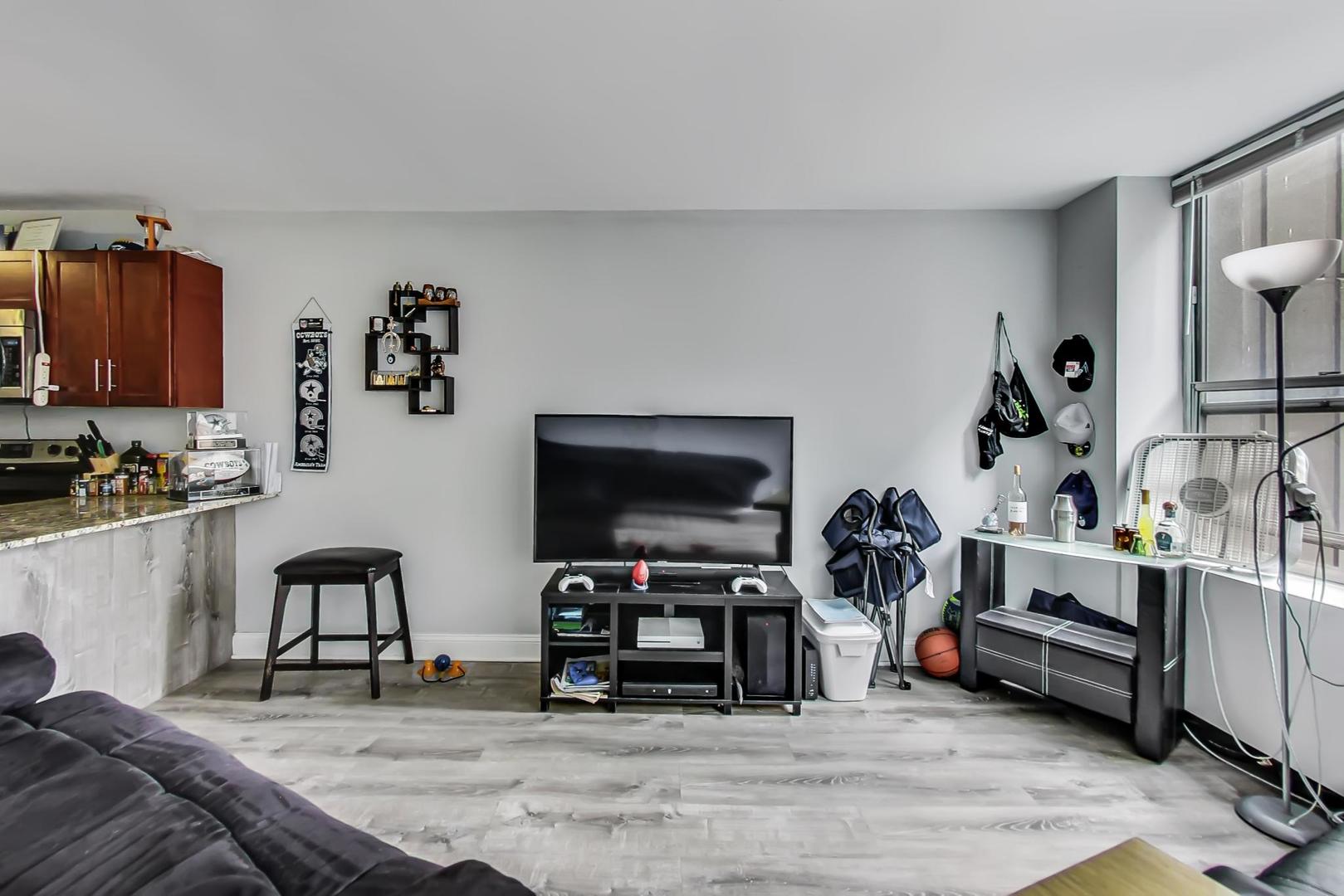 655 West Irving Park Road, Unit 311 Chicago, IL 60613 - Photo 12 of 27