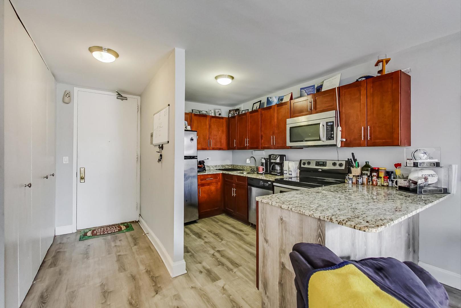 655 West Irving Park Road, Unit 311 Chicago, IL 60613 - Photo 8 of 27