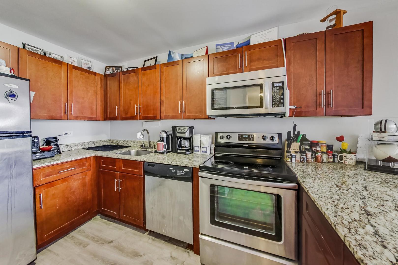 655 West Irving Park Road, Unit 311 Chicago, IL 60613 - Photo 9 of 27
