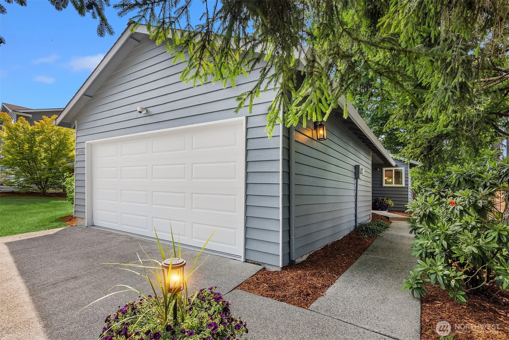 2705 Northeast 23rd Place Renton, WA 98056 - Photo 2 of 28 Gallery Image 2