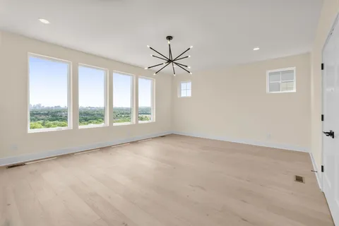 $899,000 | 2156 Summitt Avenue, Nashville, TN 37218