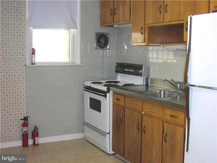 28 Brookside Road Glenside, PA 19038 - Photo 12 of 13 Kitchen