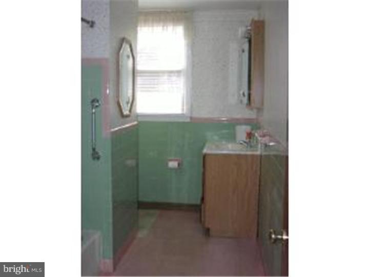 28 Brookside Road Glenside, PA 19038 - Photo 7 of 13 Bathroom