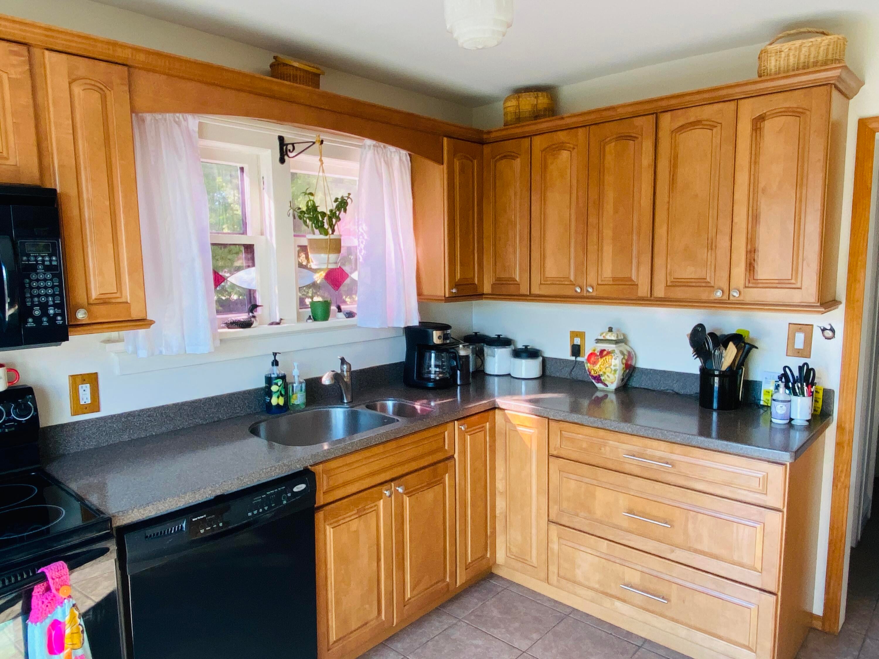 215 Ridge Street Sault Ste. Marie, MI 49783 - Photo 12 of 42 Gallery Image 12
