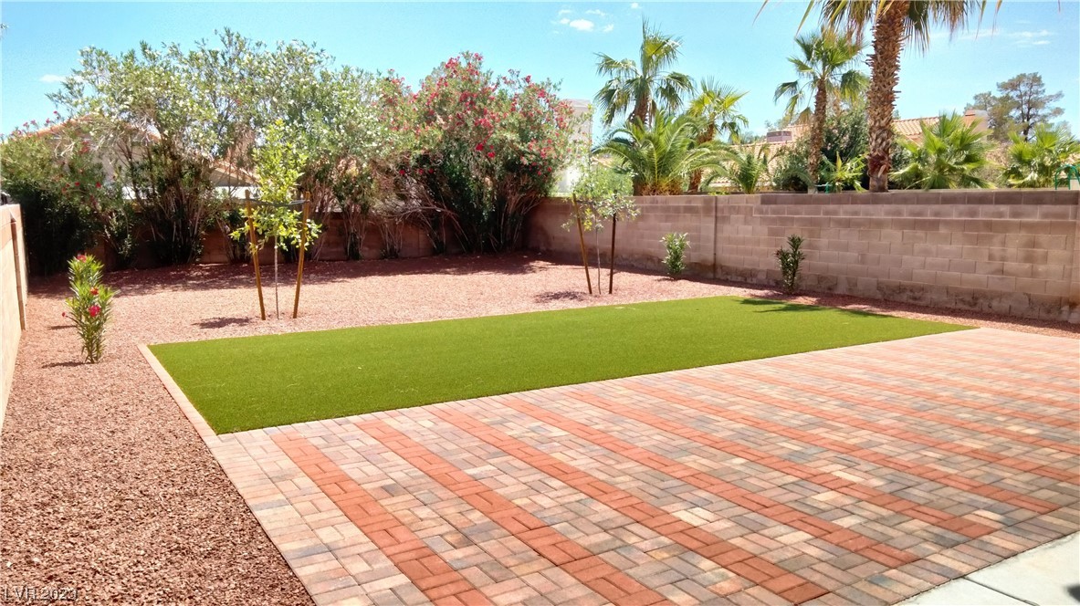 68 Quiet Desert Lane Henderson, NV 89074 - Photo 6 of 21