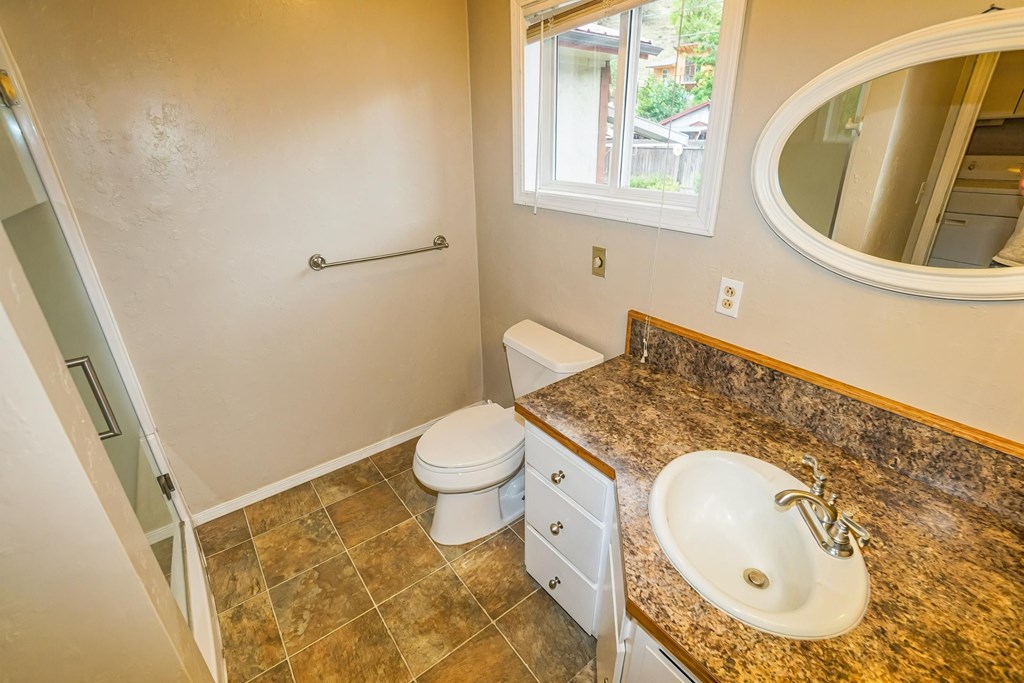 803 Macarthur Avenue Riggins, ID 83549 - Photo 33 of 58 Master Bathroom