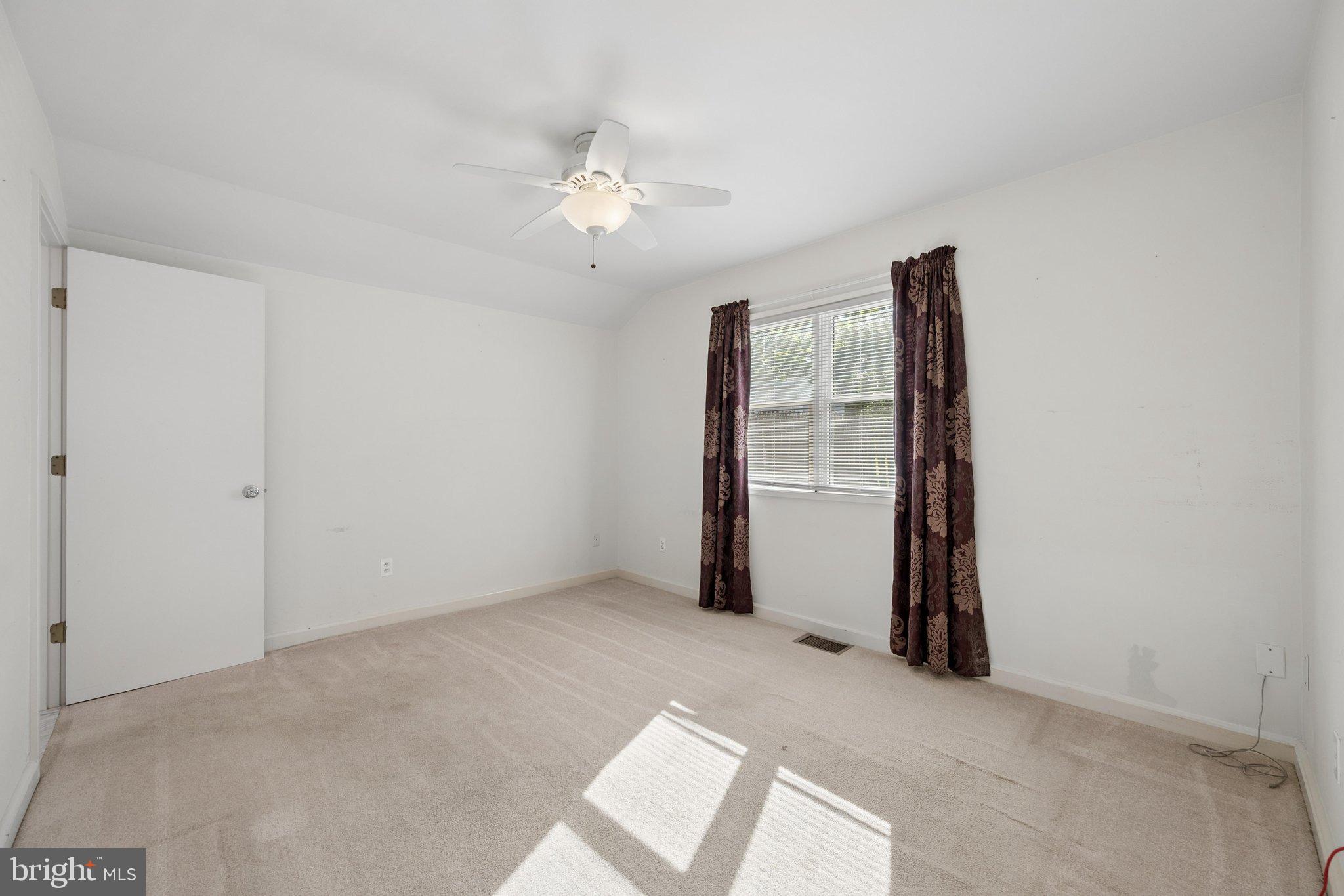 12725 Holdridge Road Silver Spring, MD 20906 - Photo 16 of 56 Primary Bedroom