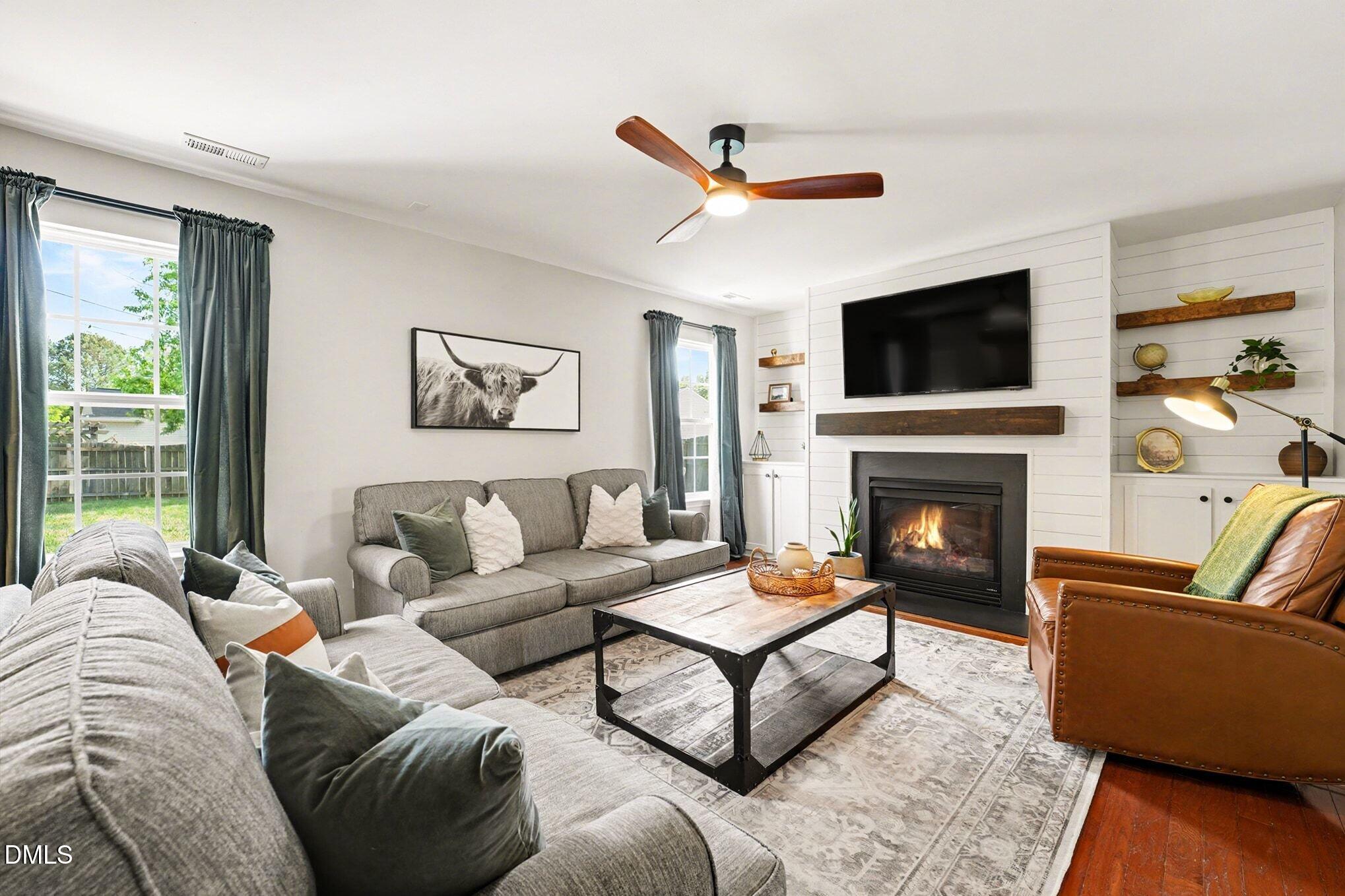 704 Stackhurst Way Wake Forest, NC 27587 - Photo 3 of 18 004_file_1383