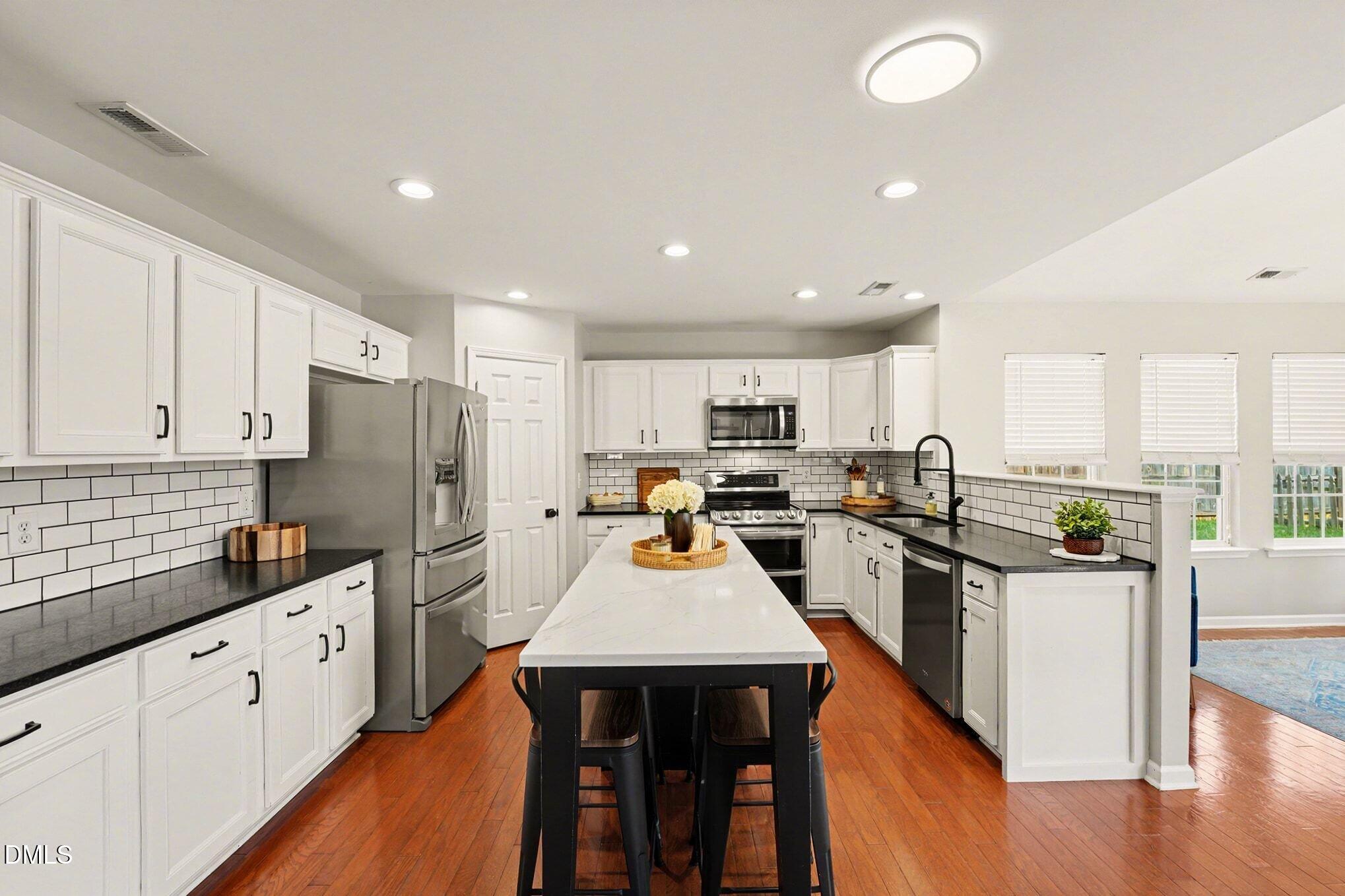 704 Stackhurst Way Wake Forest, NC 27587 - Photo 6 of 18 007_file_2517