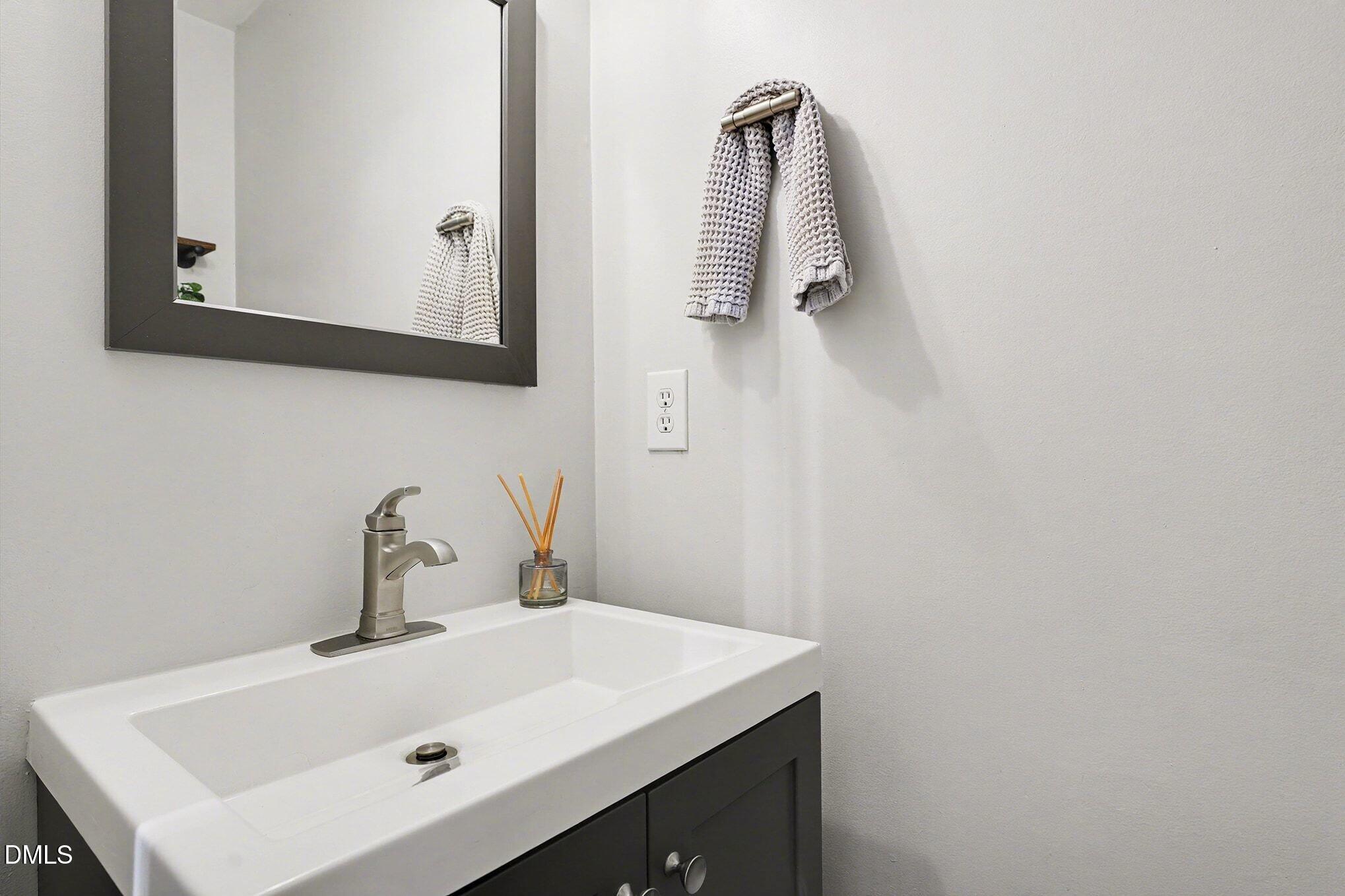 704 Stackhurst Way Wake Forest, NC 27587 - Photo 8 of 18 009_file_8049