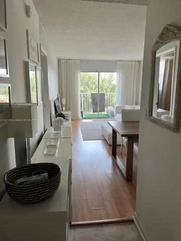 $1,475 | 16465 Northeast 22nd Avenue, Unit 617, North Miami Beach, FL 33160