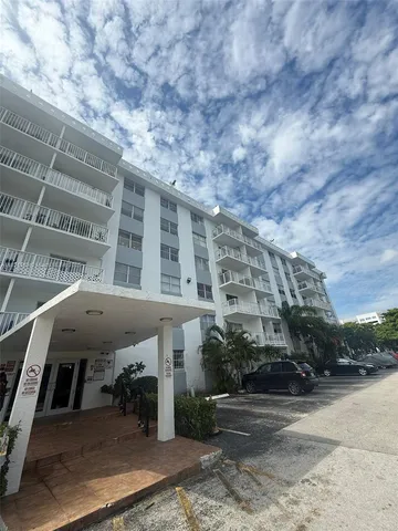 $1,475 | 16465 Northeast 22nd Avenue, Unit 617, North Miami Beach, FL 33160