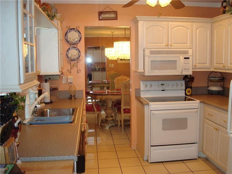 5809 Northwest 85th Avenue Tamarac, FL 33321 - Photo 6 of 19 Photo 6