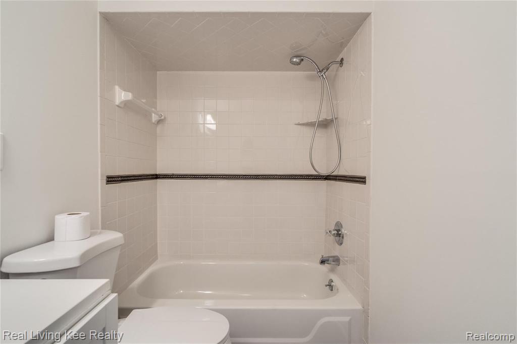 1928 Tamm Avenue Rochester Hills, MI 48309 - Photo 28 of 41