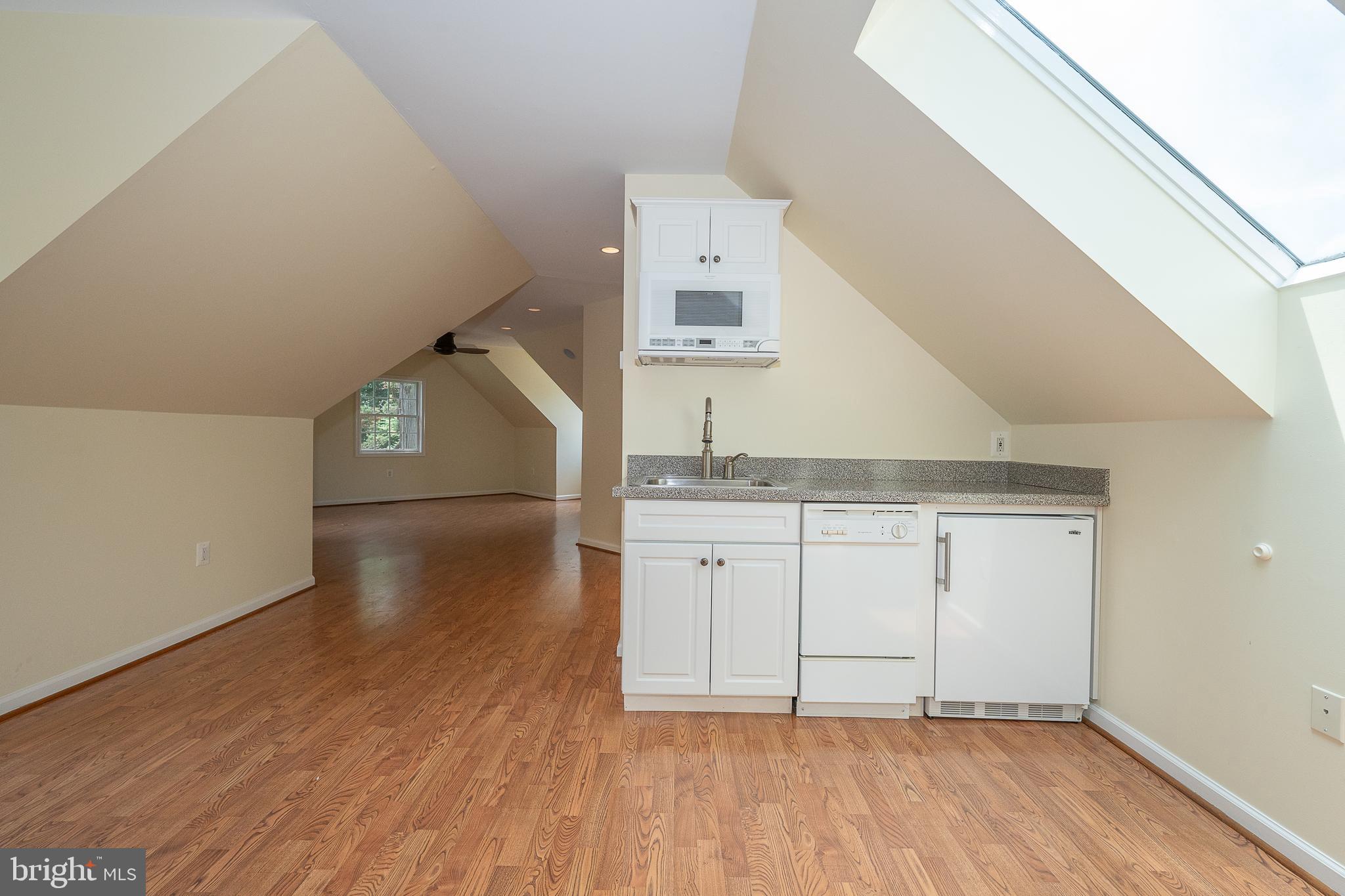 101 East Brookhaven Road Wallingford, PA 19086 - Photo 84 of 136 Carriage House Kitchenette