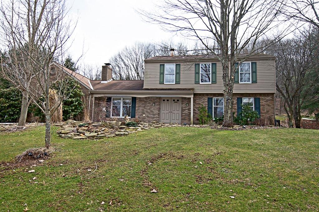 Peaceful country setting yet close to everything!