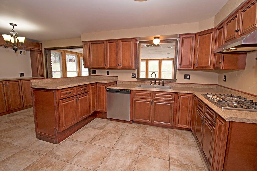 440 Markle Road Apollo, PA 15613 - Photo 11 of 25 Great working kitchen ! Everyone loves a gas cooktop!