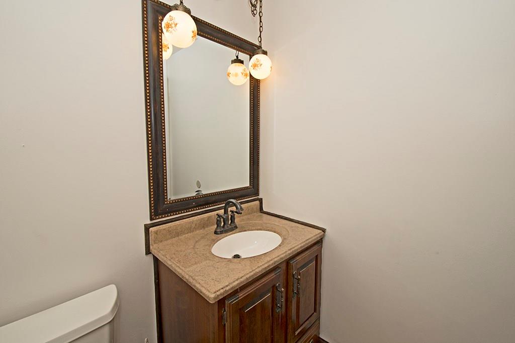 440 Markle Road Apollo, PA 15613 - Photo 23 of 25 Powder room bath