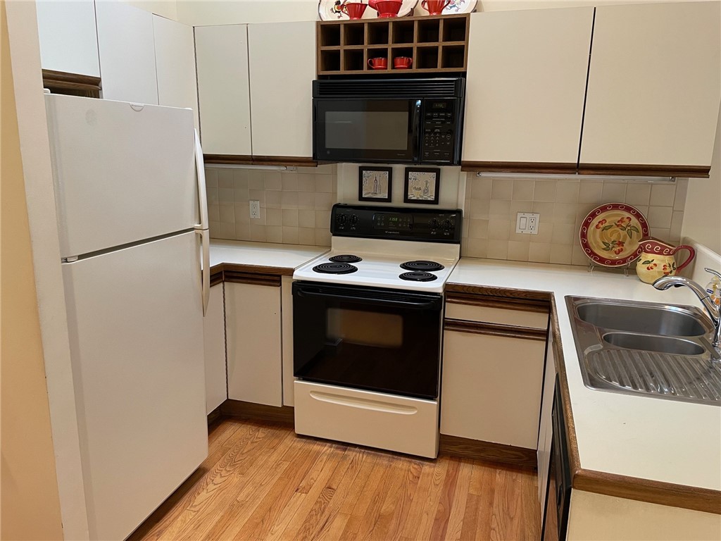 793 Williamsburg Circle Warwick, RI 02886 - Photo 5 of 30