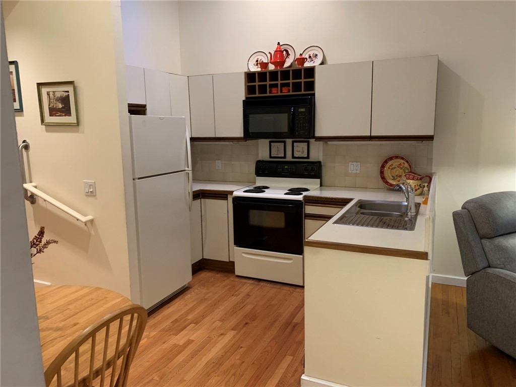 793 Williamsburg Circle Warwick, RI 02886 - Photo 7 of 30