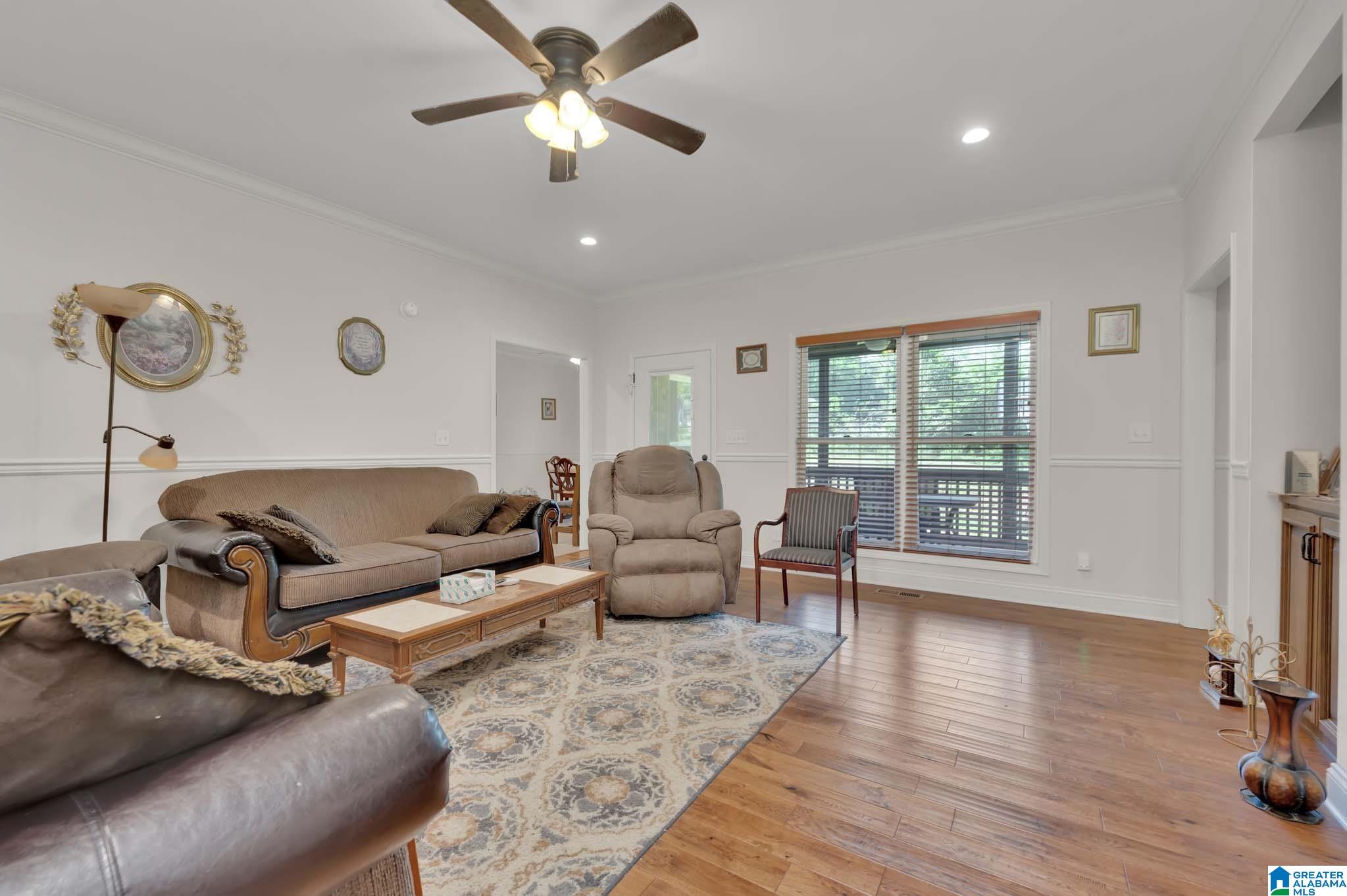 209 Hudson Avenue Oneonta, AL 35121 - Photo 15 of 29