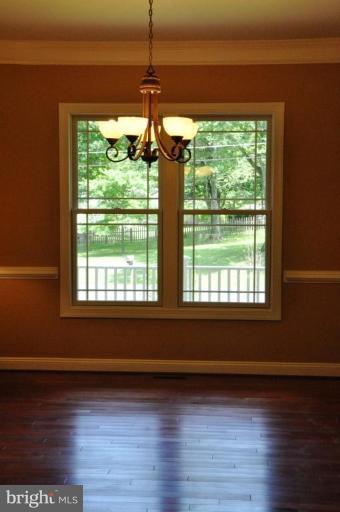 2534 Rambling Road Vienna, VA 22181 - Photo 15 of 26 Living Room