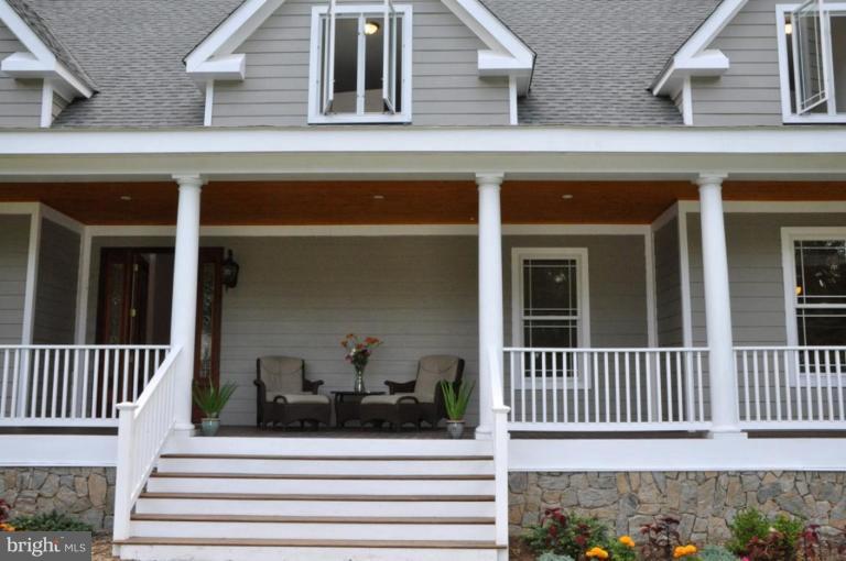 2534 Rambling Road Vienna, VA 22181 - Photo 22 of 26 Porch Exterior
