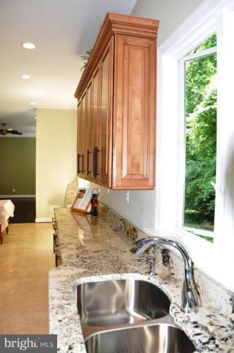 2534 Rambling Road Vienna, VA 22181 - Photo 25 of 26 Kitchen Counter