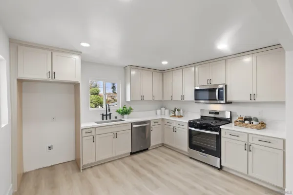 $849,900 | 5550 Encina Drive, San Diego, CA 92114
