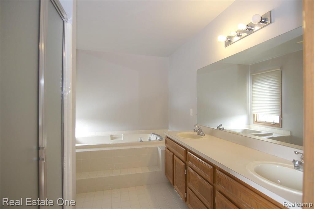 945 Maidstone Drive Rochester Hills, MI 48307 - Photo 19 of 25