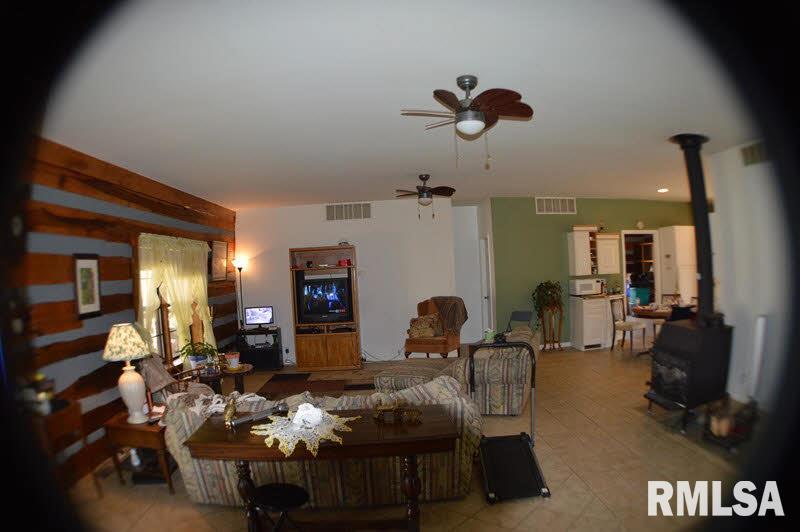 98 Howard''s Private Road Murphysboro, IL 62966 - Photo 3 of 14 Gallery Image 3