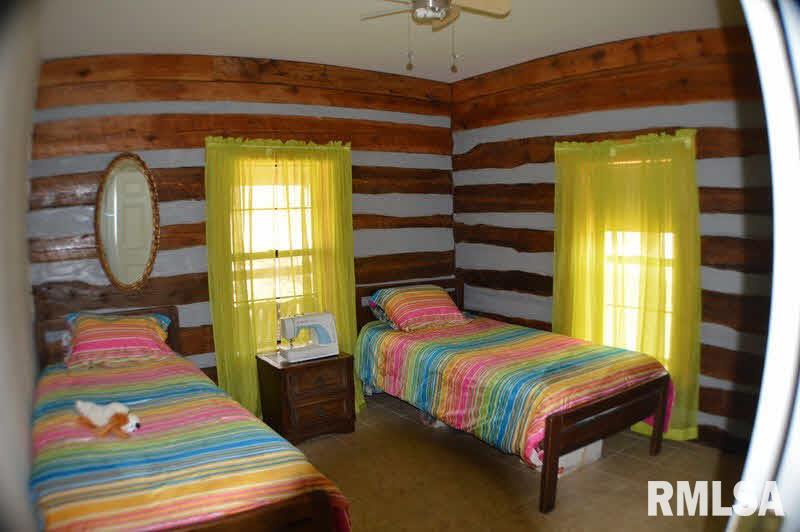 98 Howard''s Private Road Murphysboro, IL 62966 - Photo 4 of 14 Gallery Image 4
