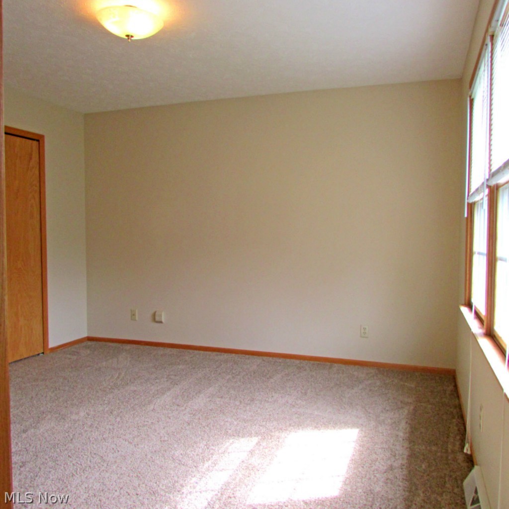452 Jarvis Road Akron, OH 44319 - Photo 6 of 7 Gallery Image 6