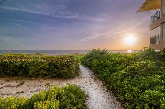 $899,000 | 6006 Gulf Drive, Unit 207, Holmes Beach, FL 34217