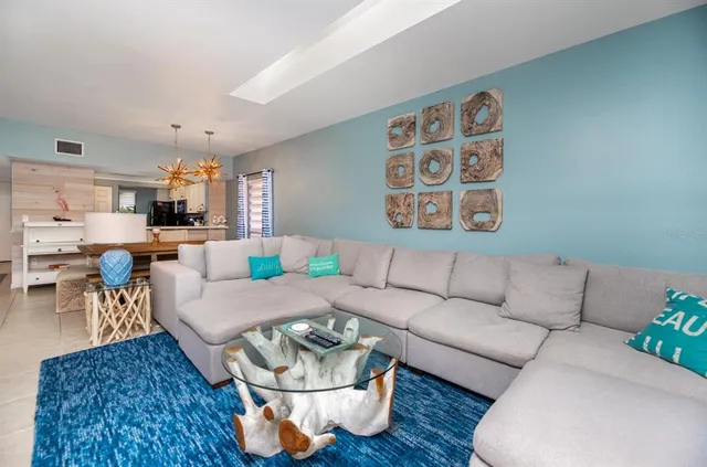 $899,000 | 6006 Gulf Drive, Unit 207, Holmes Beach, FL 34217