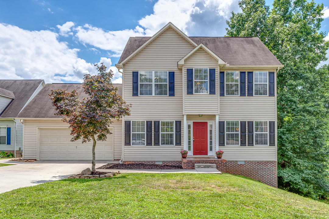6412 Ridge Run Drive Knoxville, TN 37921 - Photo 1 of 38 002170608-1-6412RidgeRunDrKnoxvilleTN-SC