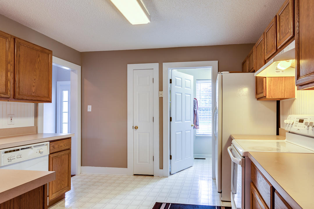6412 Ridge Run Drive Knoxville, TN 37921 - Photo 16 of 38 016170608-1-6412RidgeRunDrKnoxvilleTN-SC