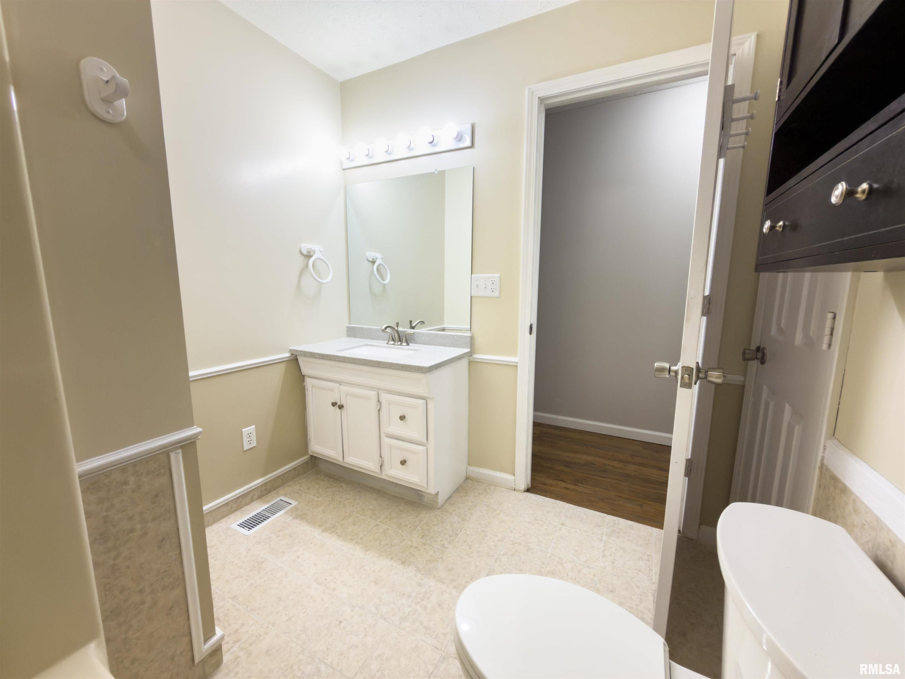 203 Maple Street Energy, IL 62933 - Photo 28 of 64 Gallery Image 28