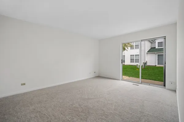 $375,000 | 103 Meadowbrook Lane, Lake Bluff, IL 60044