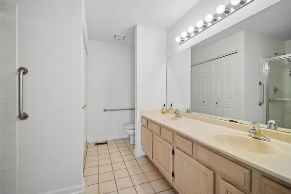 $375,000 | 103 Meadowbrook Lane, Lake Bluff, IL 60044
