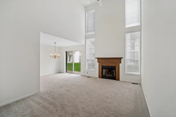 $375,000 | 103 Meadowbrook Lane, Lake Bluff, IL 60044